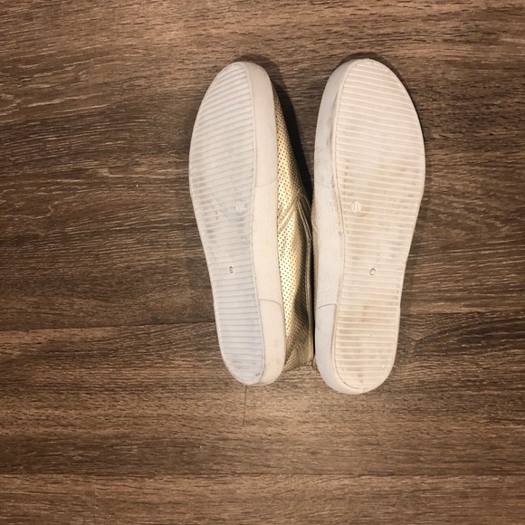🌟Gold slip-on sneakers size 11 but fits like a 10 - Picture 4 of 4